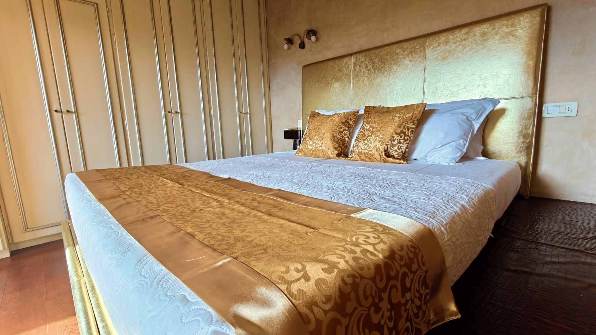Opera Luxury Apartment Верона Екстериор снимка