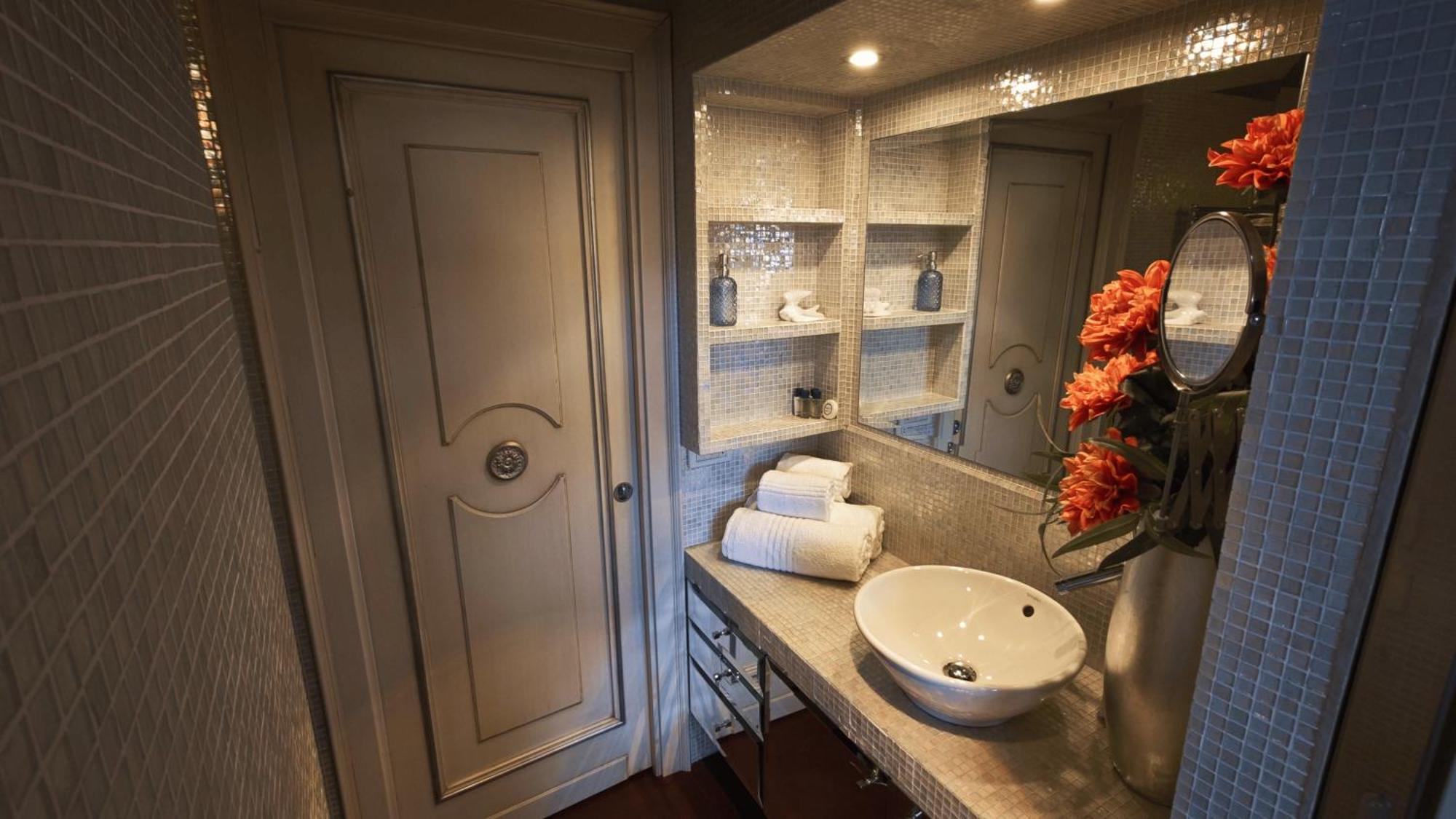 Opera Luxury Apartment Верона Екстериор снимка