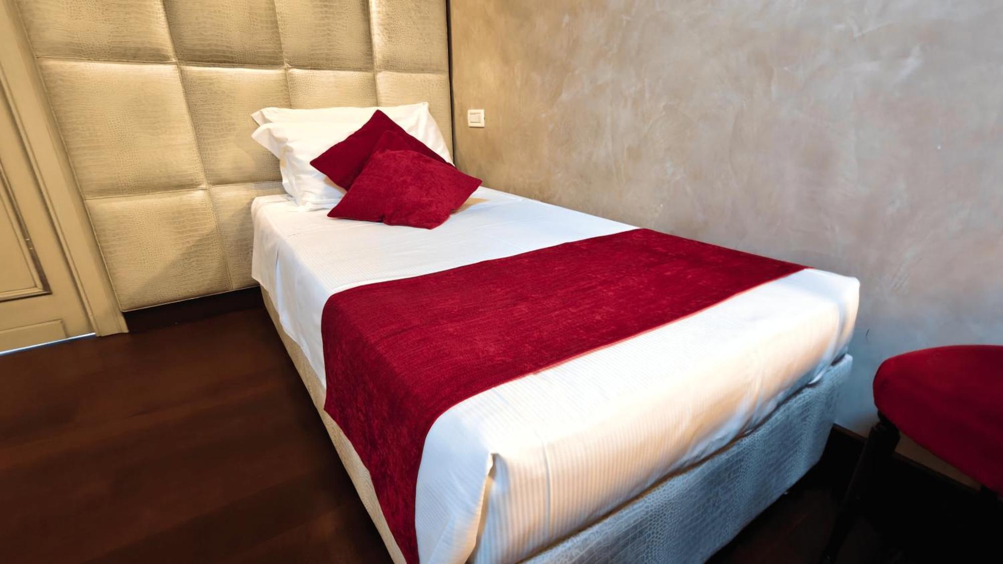 Opera Luxury Apartment Верона Екстериор снимка